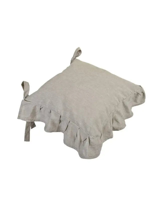 Alva Stolsfodral med volang 42x42 cm linne - Dyna