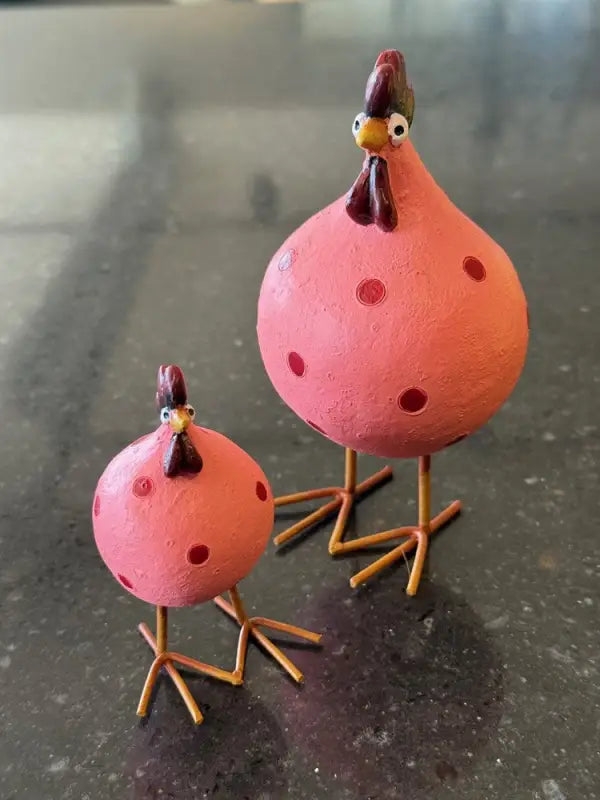 NG Höna Poppy på ben rosa - Dekoration