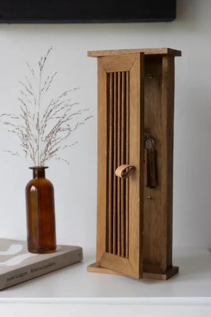 DD Nyckelskåp trä - Nyckelsåp