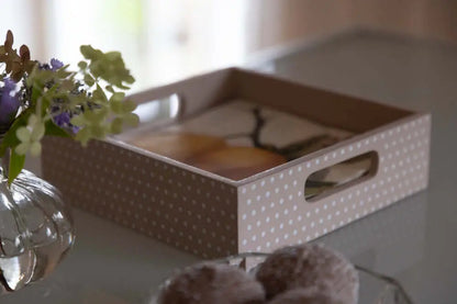 DD Trälåda/ servett med prickar rosa 20x20 cm - Låda