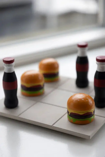 DD Tre i rad ’cola & burgare’ - Spel