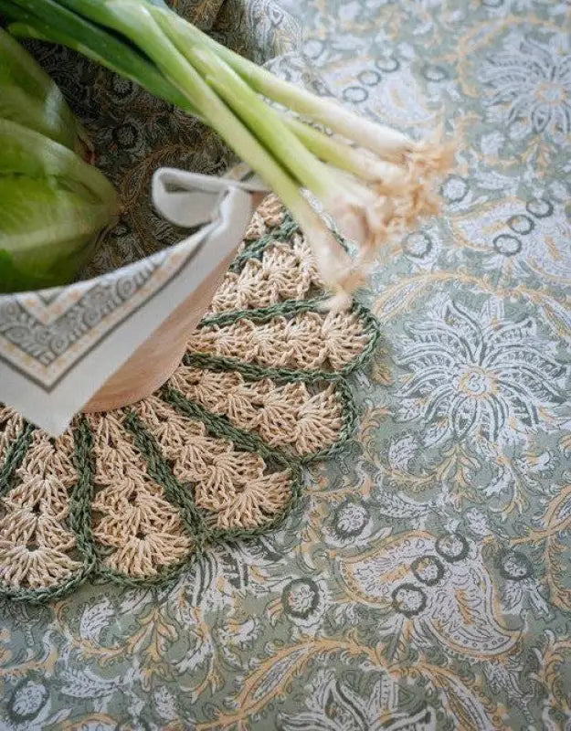 Fia Tablett 38 cm grön - Bordsunderlägg