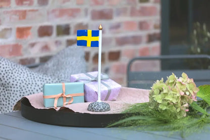 NG Bordsflagga Sverige 29,5cm - Present