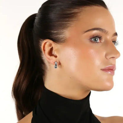 Snö Dublin small oval ear plain silver - Örhänge