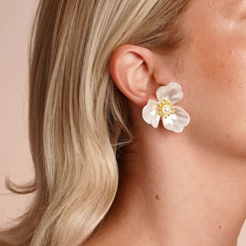 Snö ICON big single flower ear - Örhängen